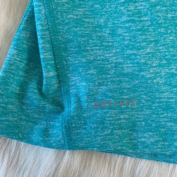 NIKE DRY FIT • Like New! Zip Up Pullover! - Picture 4 of 6